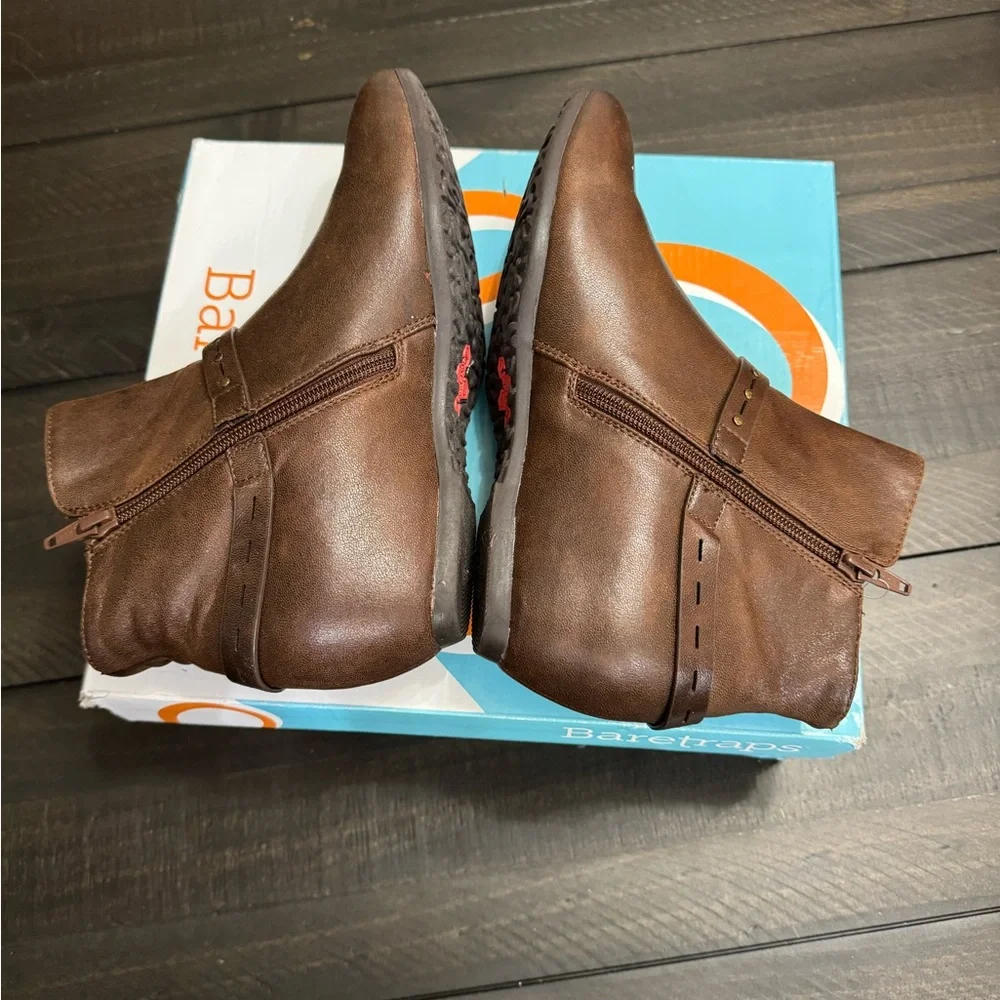 BareTraps Women's Dark Brown Ankle Booties NWT - Picture 3 of 8